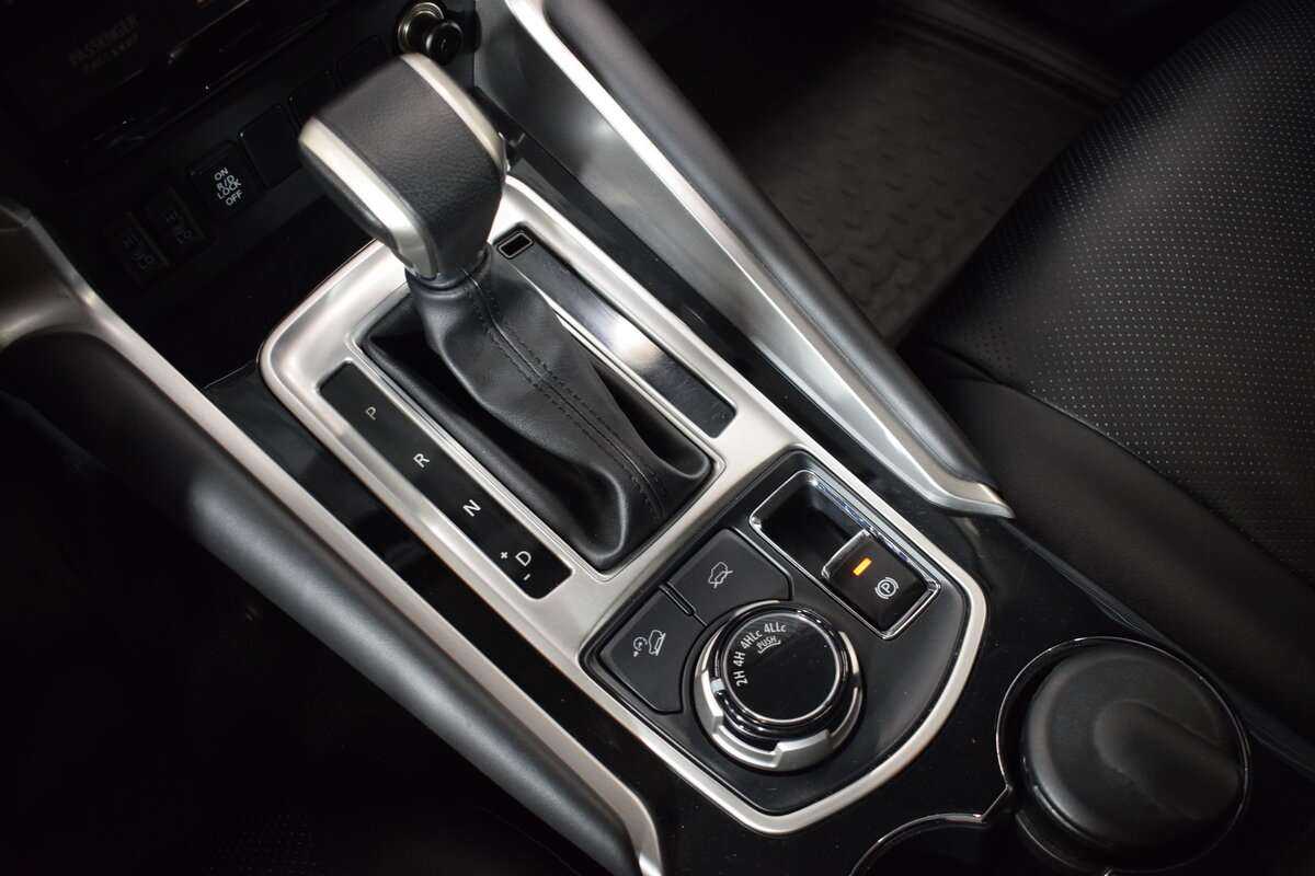 Mitsubishi Pajero Sport, 2019 Фото №21