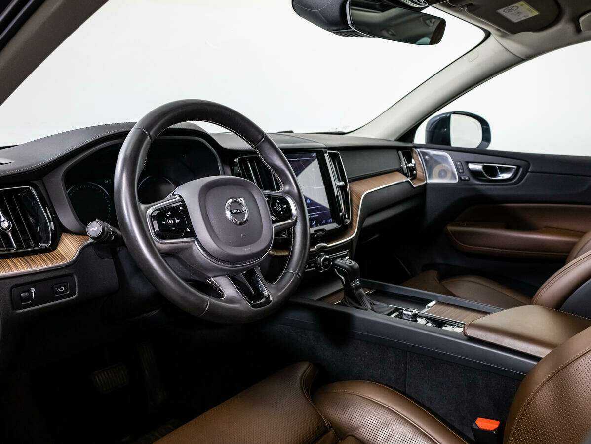 Volvo XC60, 2020 Фото №10