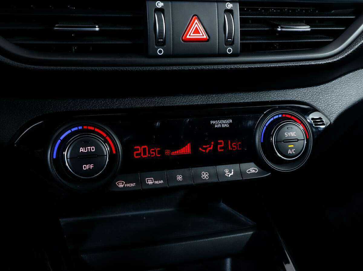 Kia Cerato, 2021 Фото №17