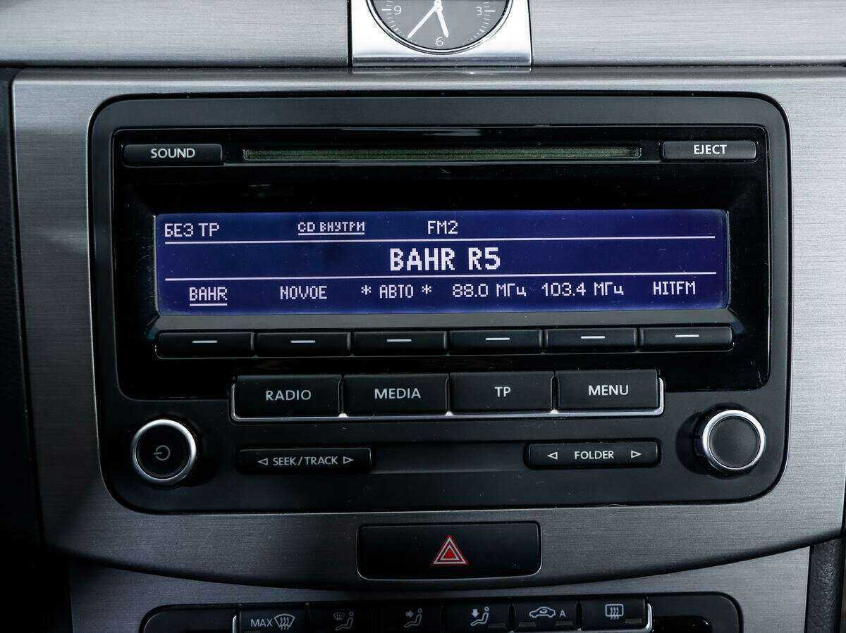 Volkswagen Passat, 2011 Фото №15