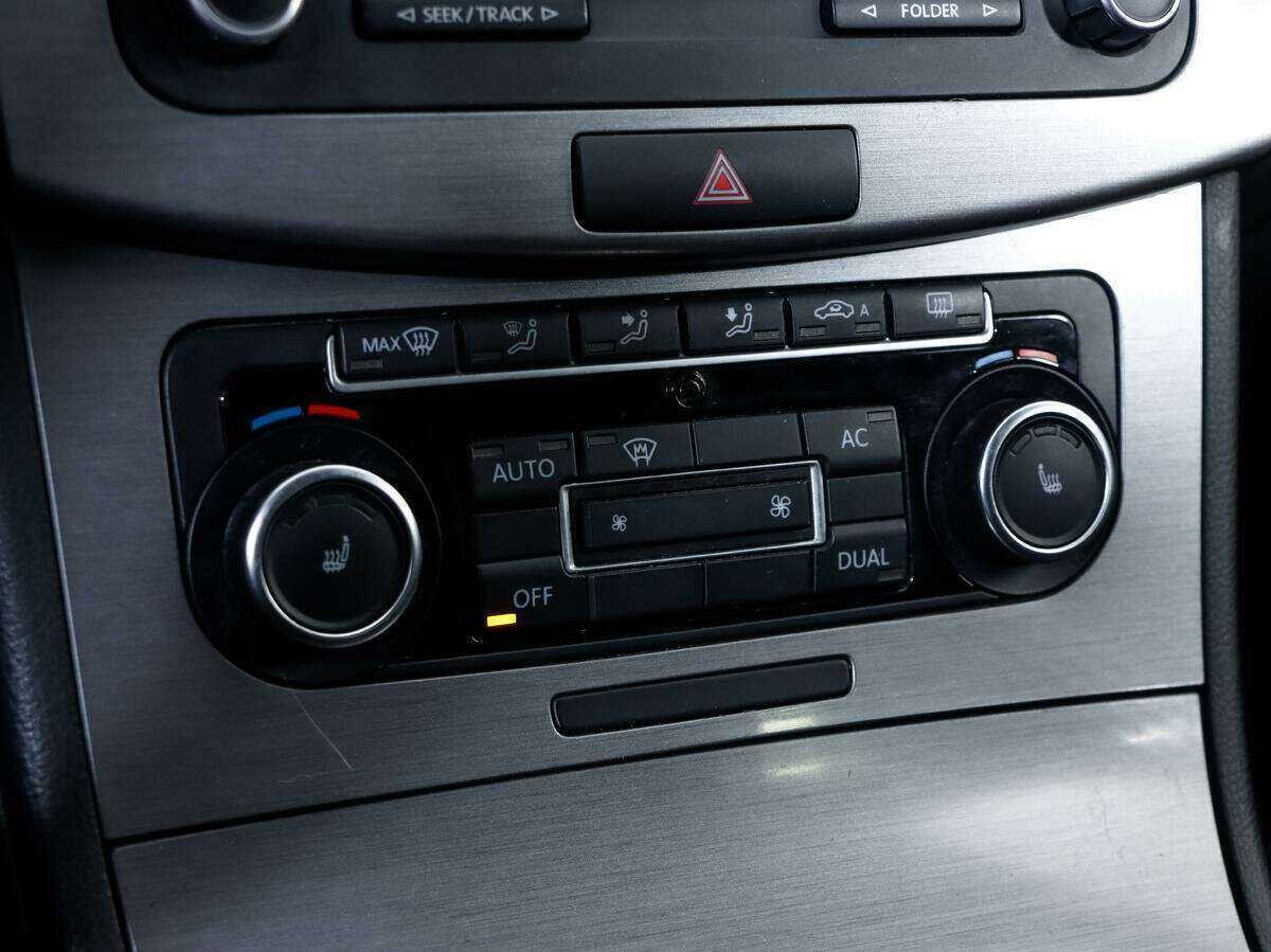 Volkswagen Passat, 2011 Фото №16