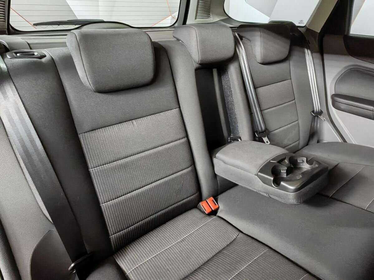 Ford Focus, 2010 Фото №13