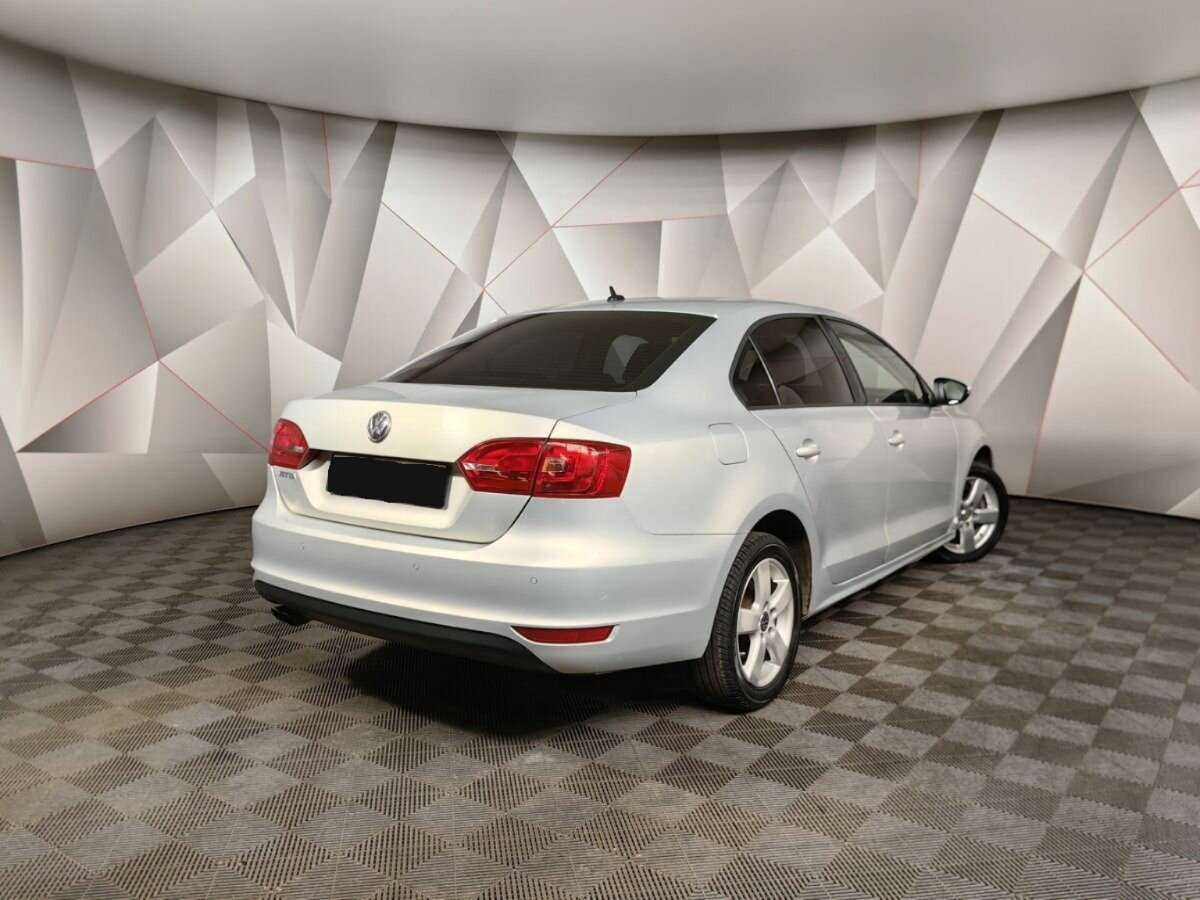 Volkswagen Jetta, 2011 - 235 873 км. | Фото №2