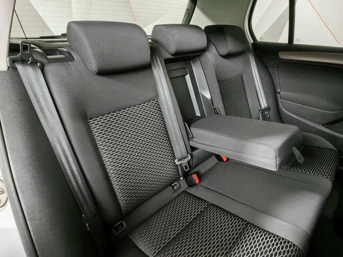 Volkswagen Golf, 2010 Фото №11