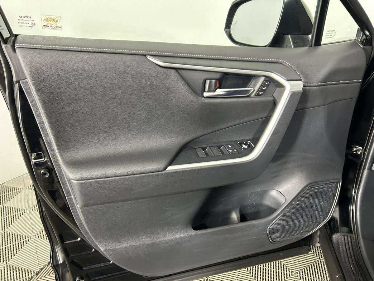 Toyota RAV4, 2022 Фото №8