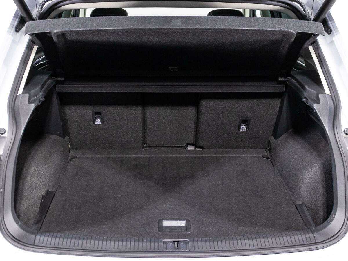 Volkswagen Tiguan, 2019 Фото №16