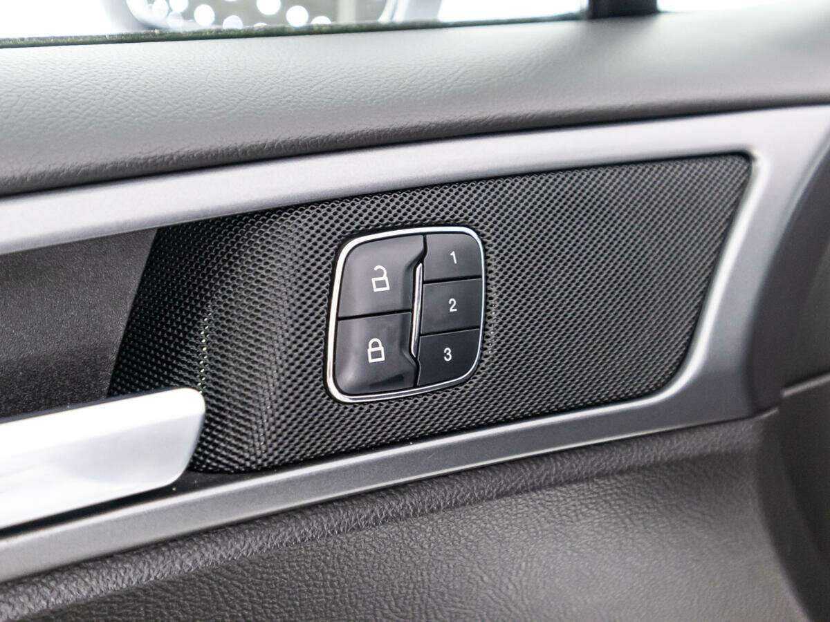 Ford Mondeo, 2017 Фото №16