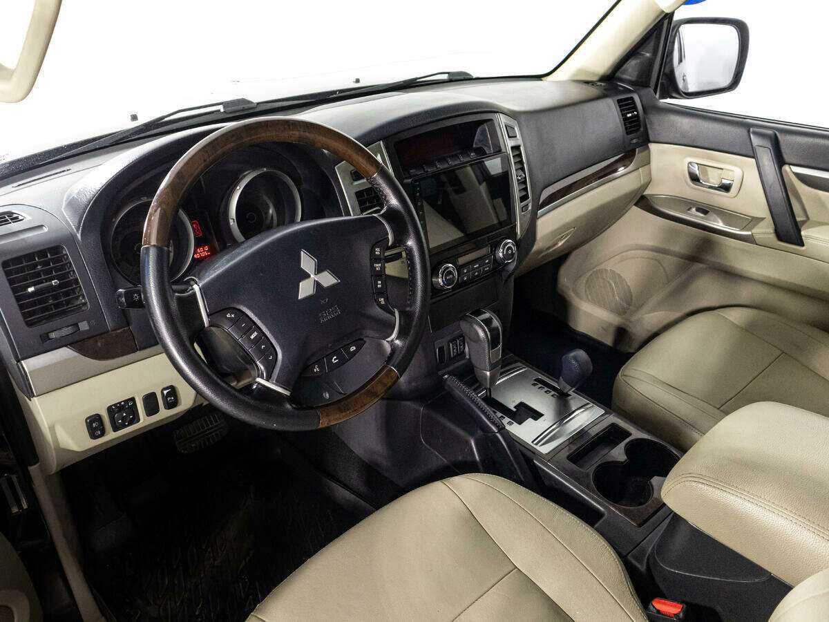 Mitsubishi Pajero, 2017 Фото №9