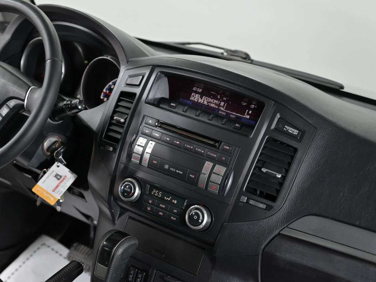 Mitsubishi Pajero, 2010 Фото №14