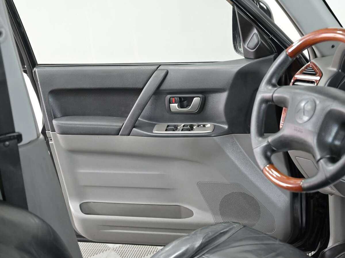 Mitsubishi Pajero, 2005 Фото №11