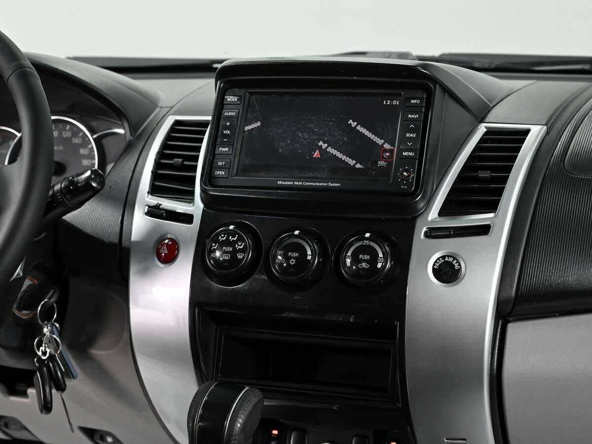 Mitsubishi Pajero Sport, 2010 Фото №10