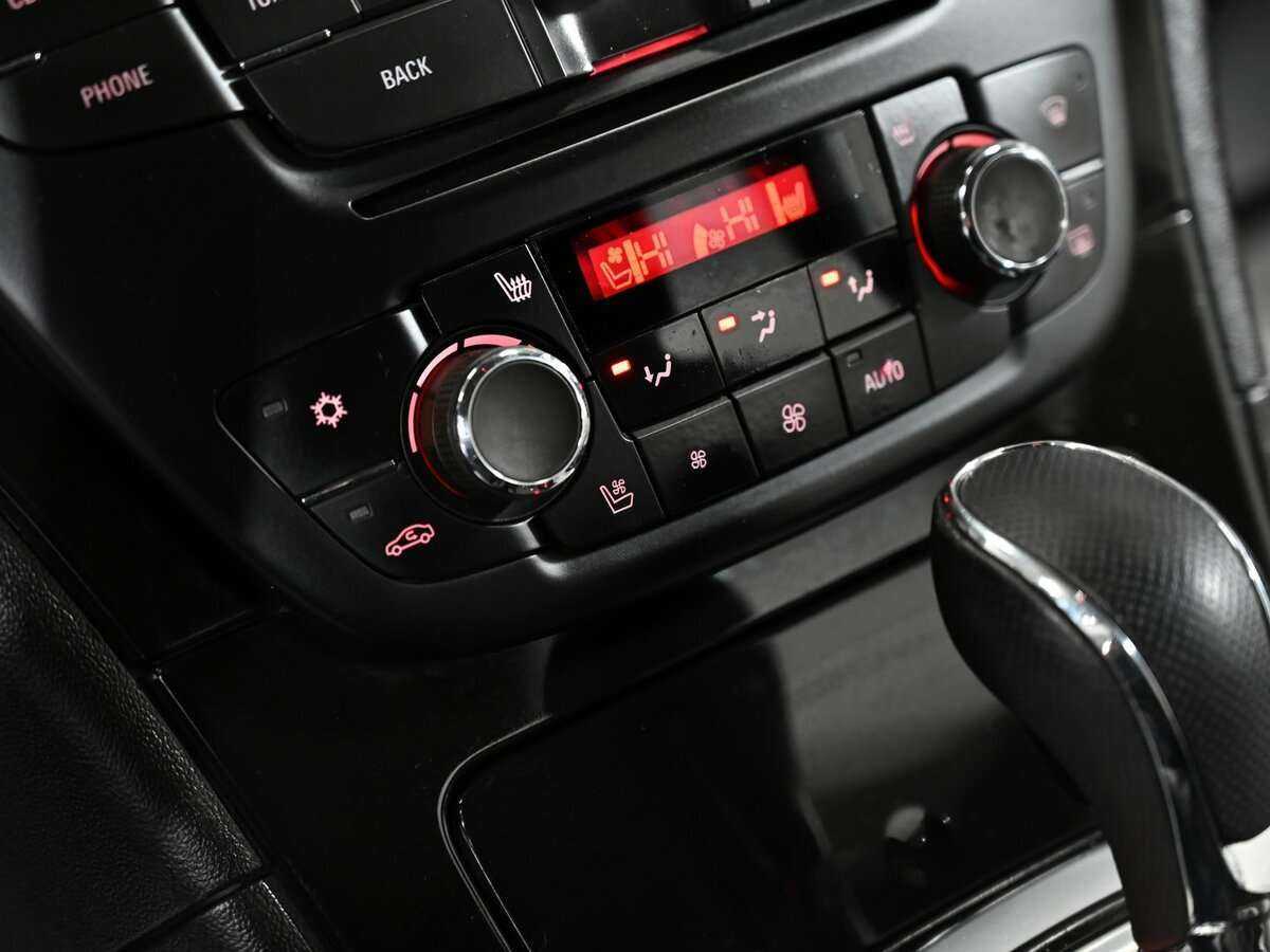 Opel Insignia, 2011 Фото №12