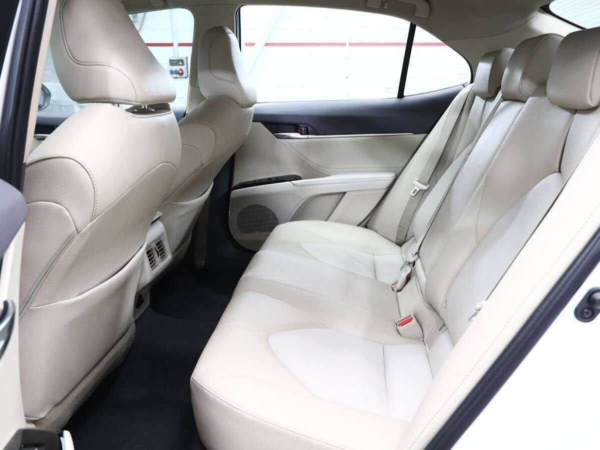 Toyota Camry, 2021 Фото №12