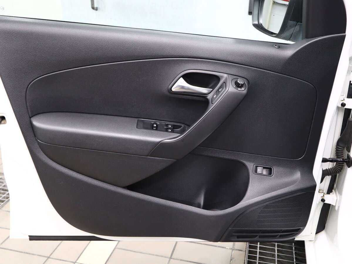 Volkswagen Polo, 2017 Фото №14