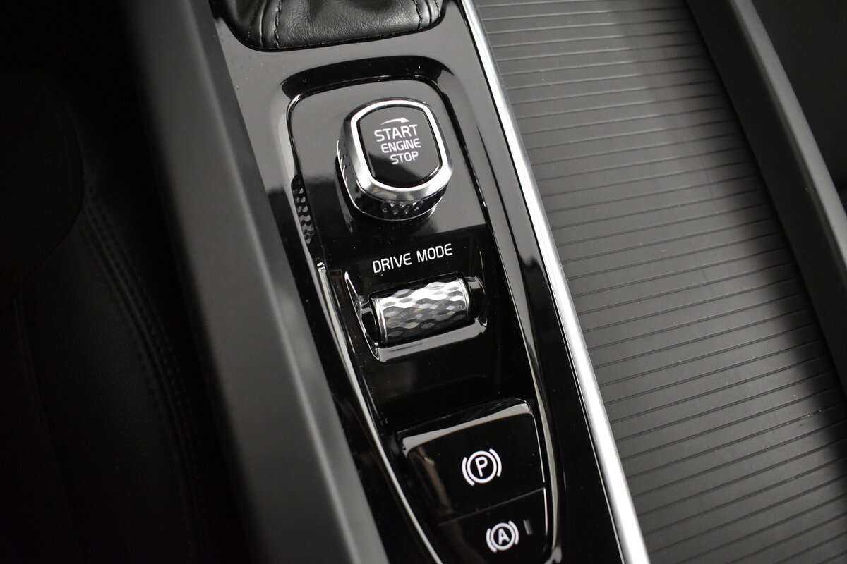 Volvo XC60, 2020 Фото №17