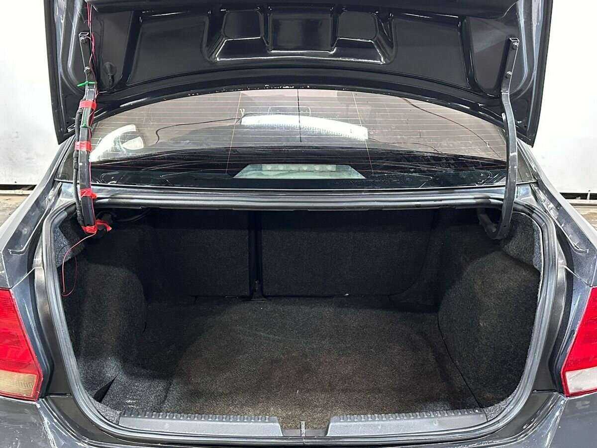 Volkswagen Polo, 2011 Фото №14