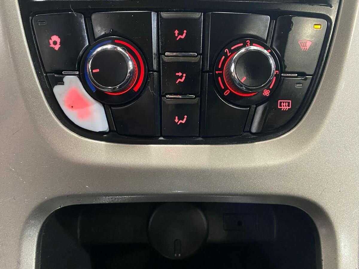 Opel Astra, 2010 Фото №14