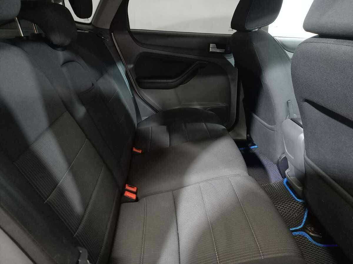 Ford Focus, 2011 Фото №11