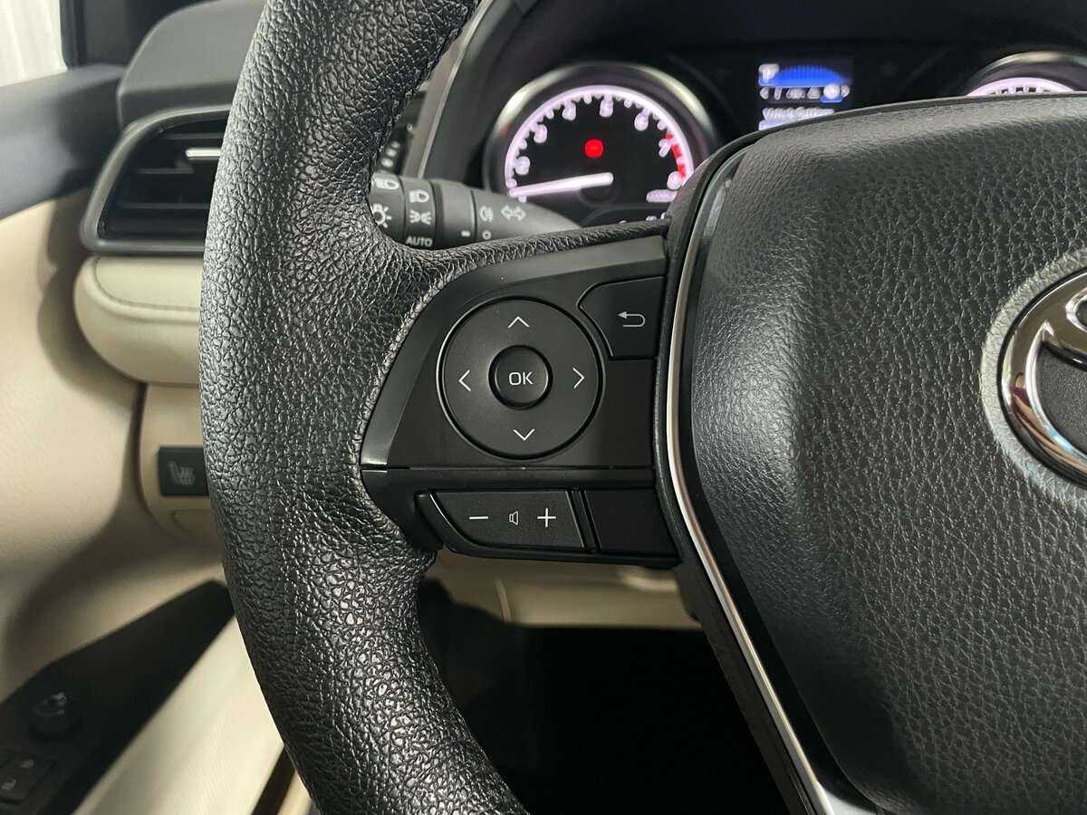 Toyota Camry, 2022 Фото №11