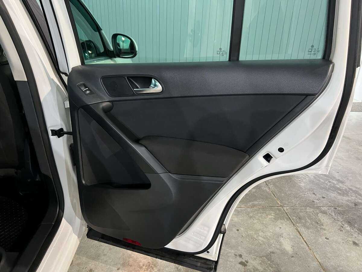 Volkswagen Tiguan, 2011 Фото №19