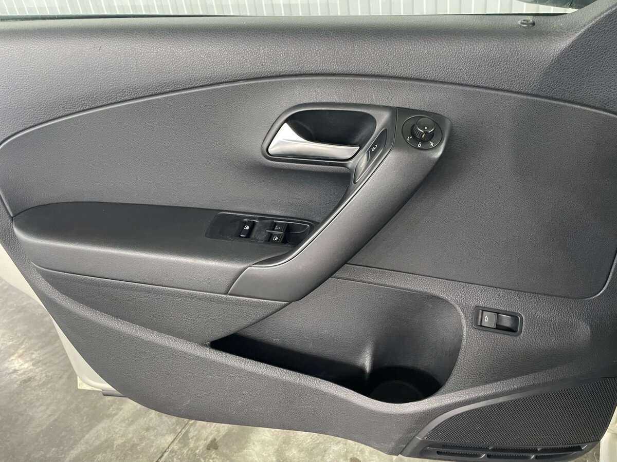 Volkswagen Polo, 2011 Фото №16