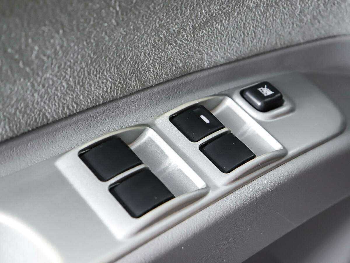 Mitsubishi Pajero Sport, 2014 Фото №17