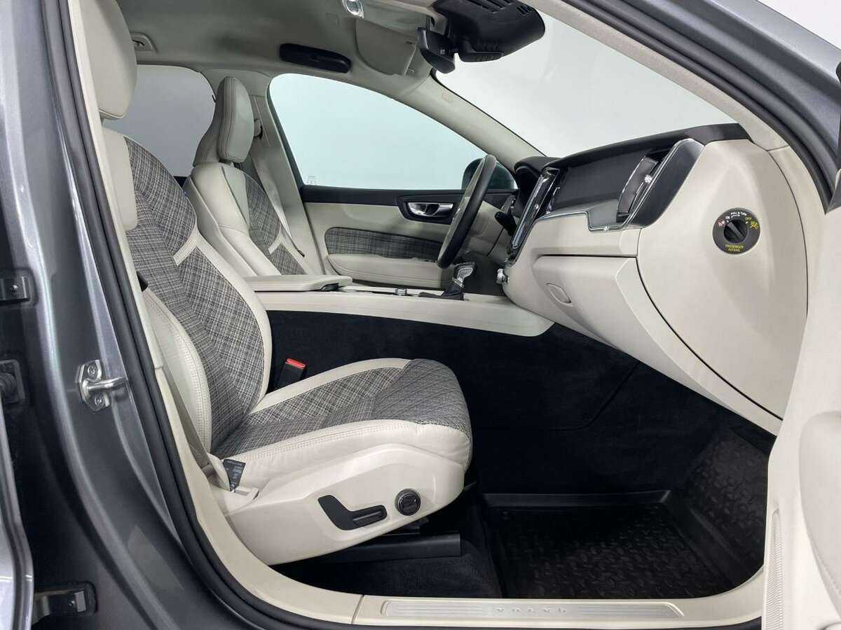 Volvo XC60, 2021 Фото №14