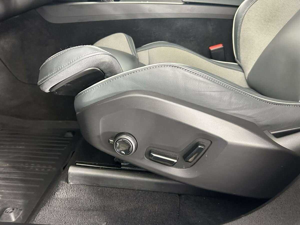 Volvo XC60, 2021 Фото №10