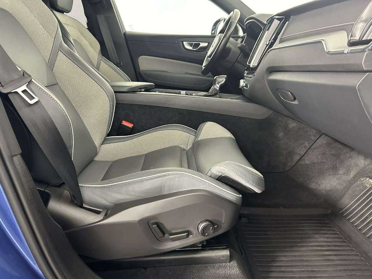 Volvo XC60, 2021 Фото №14