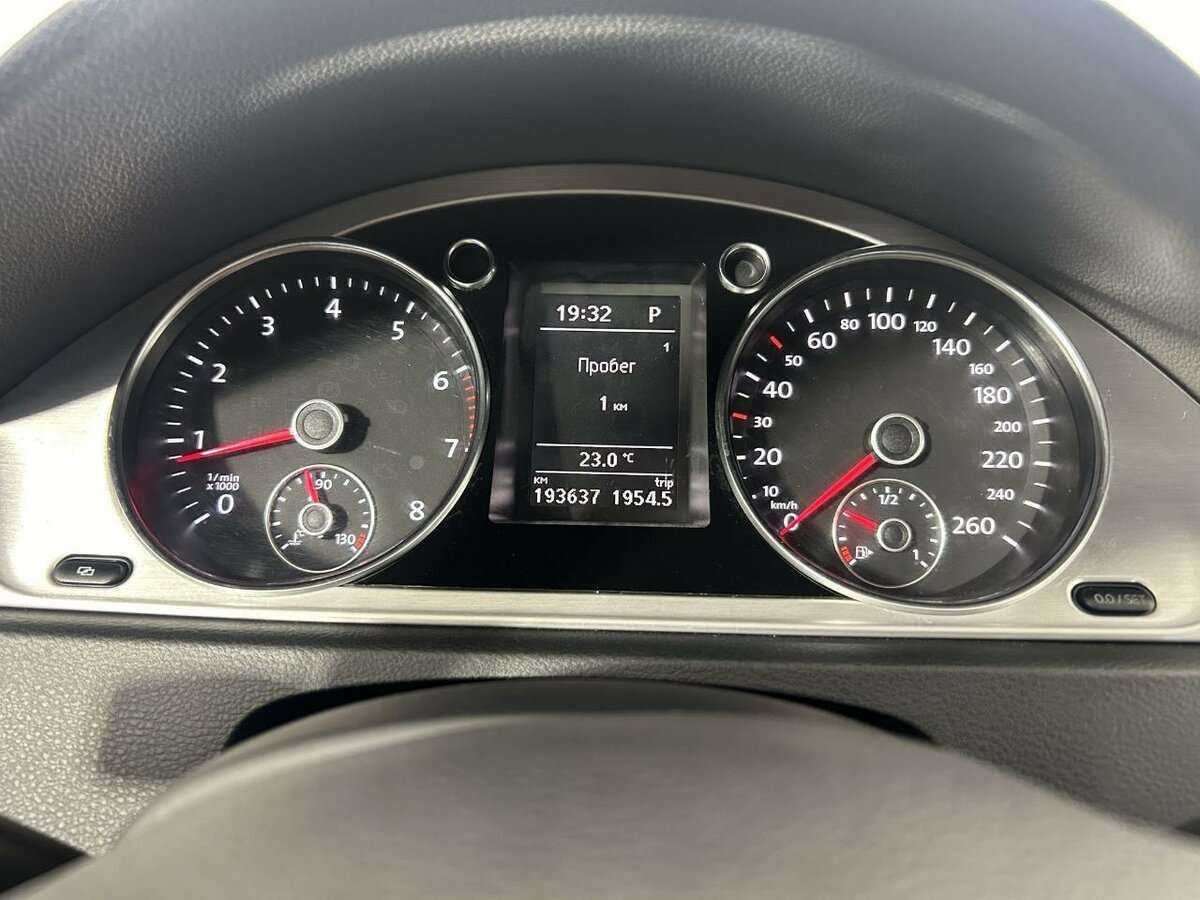 Volkswagen Passat, 2011 Фото №11