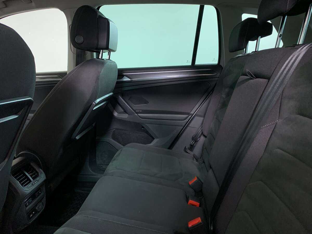 Volkswagen Tiguan, 2018 Фото №15
