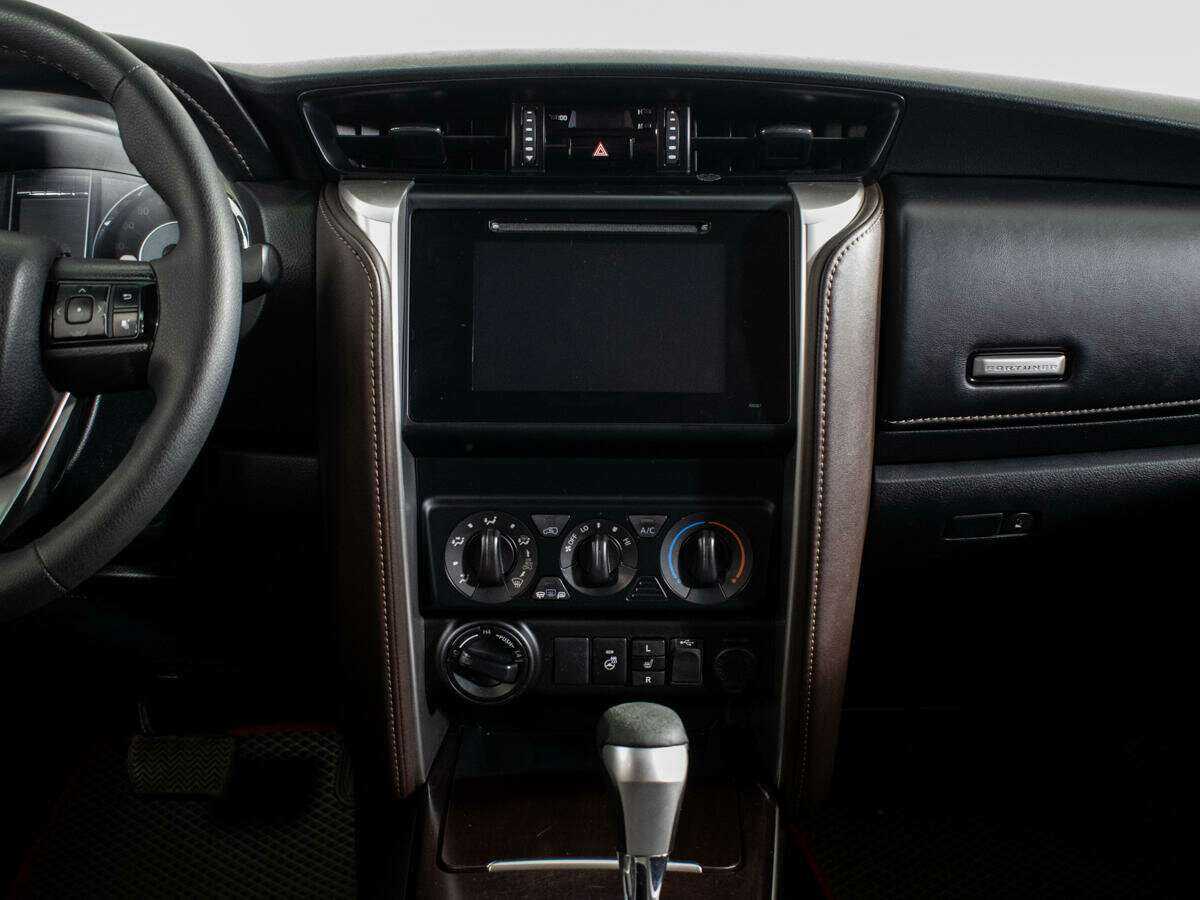 Toyota Fortuner, 2018 Фото №9