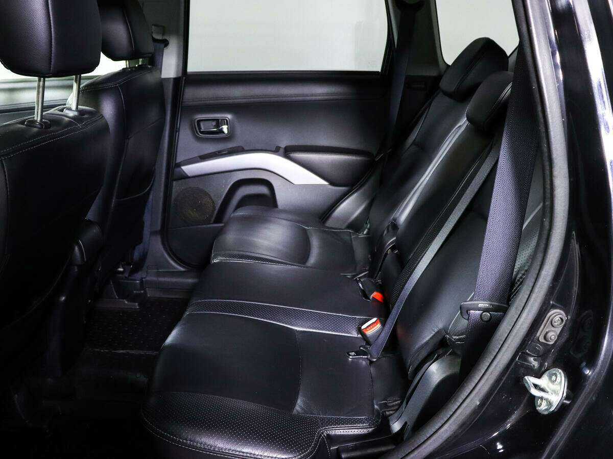 Mitsubishi Outlander, 2011 - 135 993 км. | Фото №8