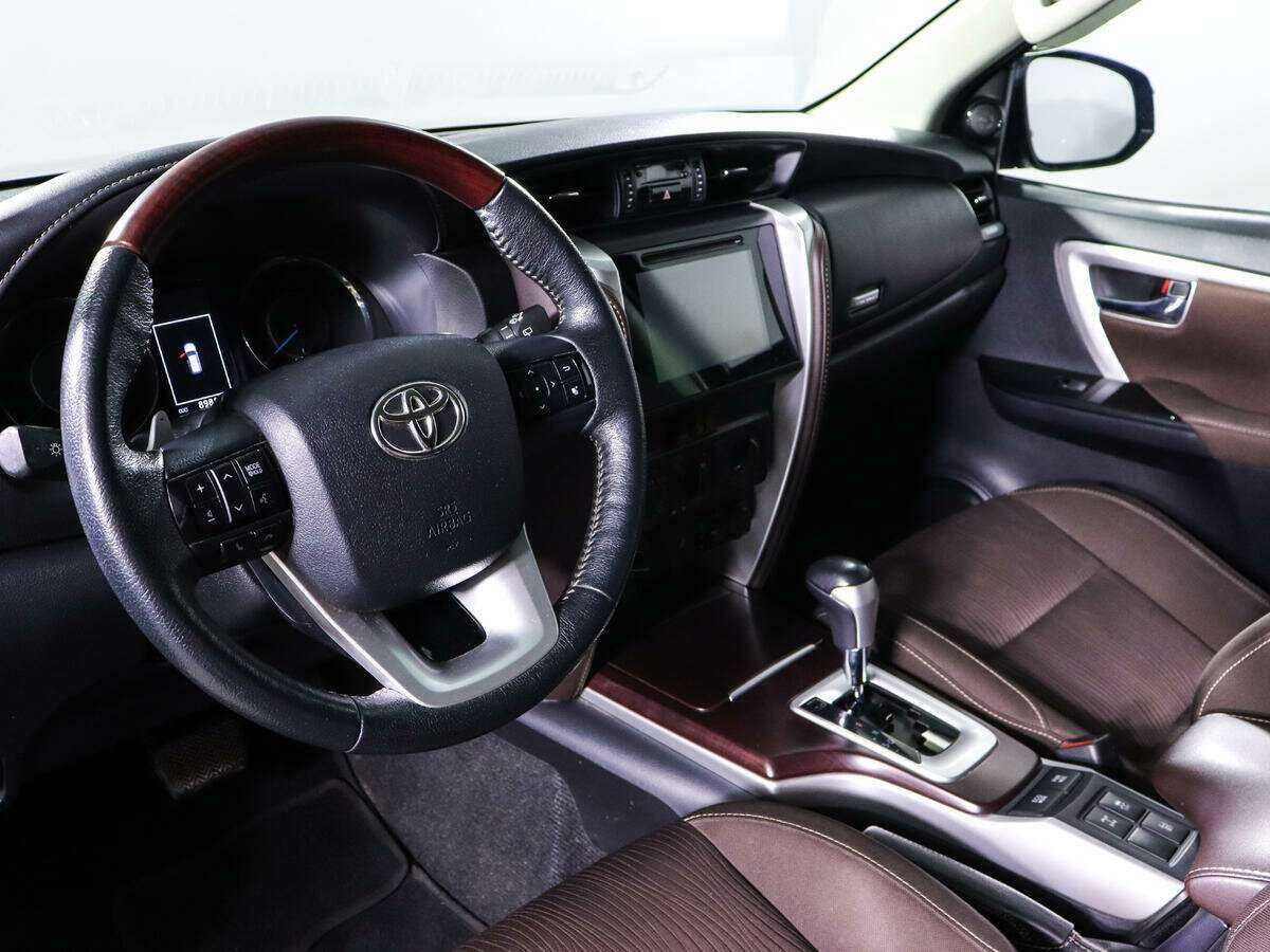Toyota Fortuner, 2018 Фото №12