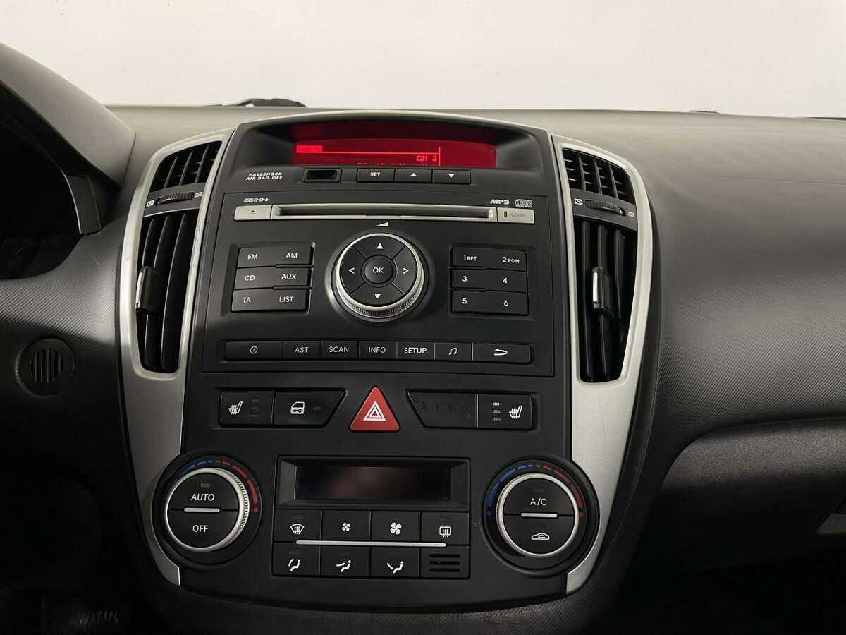 Kia Ceed, 2011 Фото №12