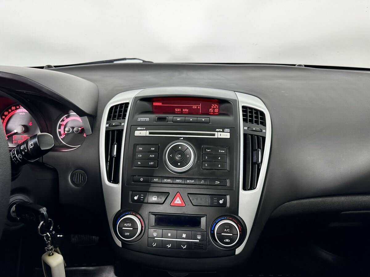 Kia Ceed, 2010 Фото №12