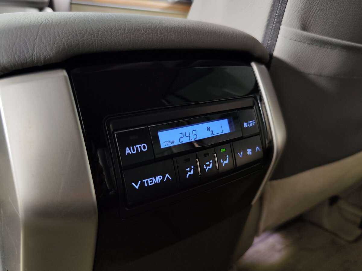 Toyota Land Cruiser Prado, 2021 Фото №16