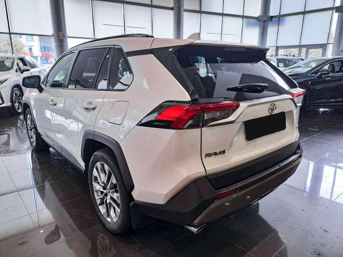 Toyota RAV4, 2021 - 61 374 км. | Фото №7
