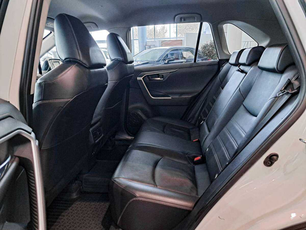 Toyota RAV4, 2021 Фото №10