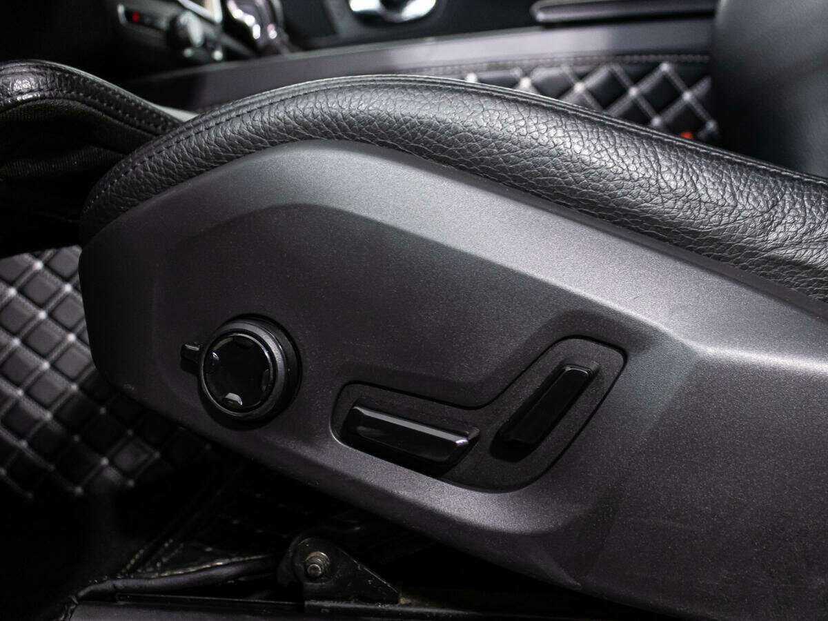 Volvo XC60, 2018 Фото №17