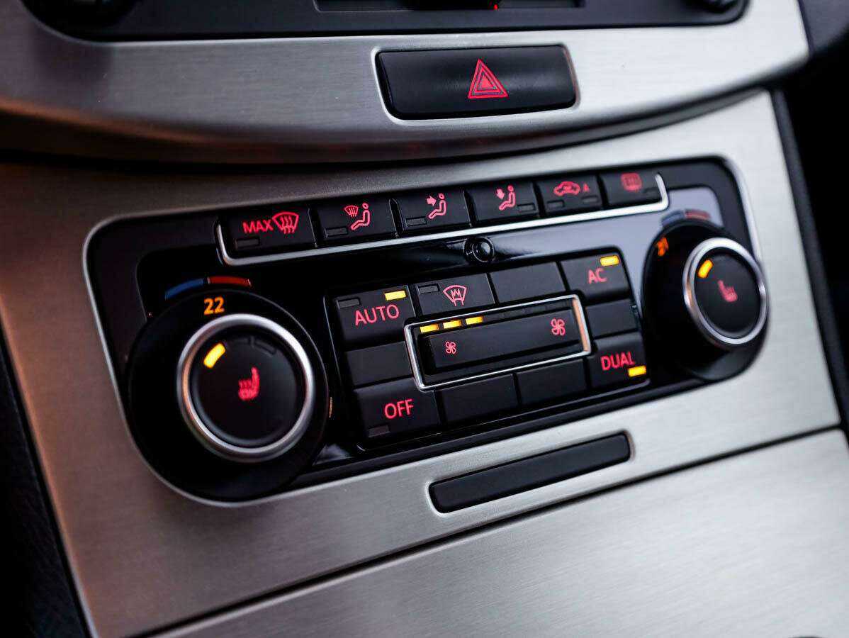 Volkswagen Passat, 2011 Фото №15