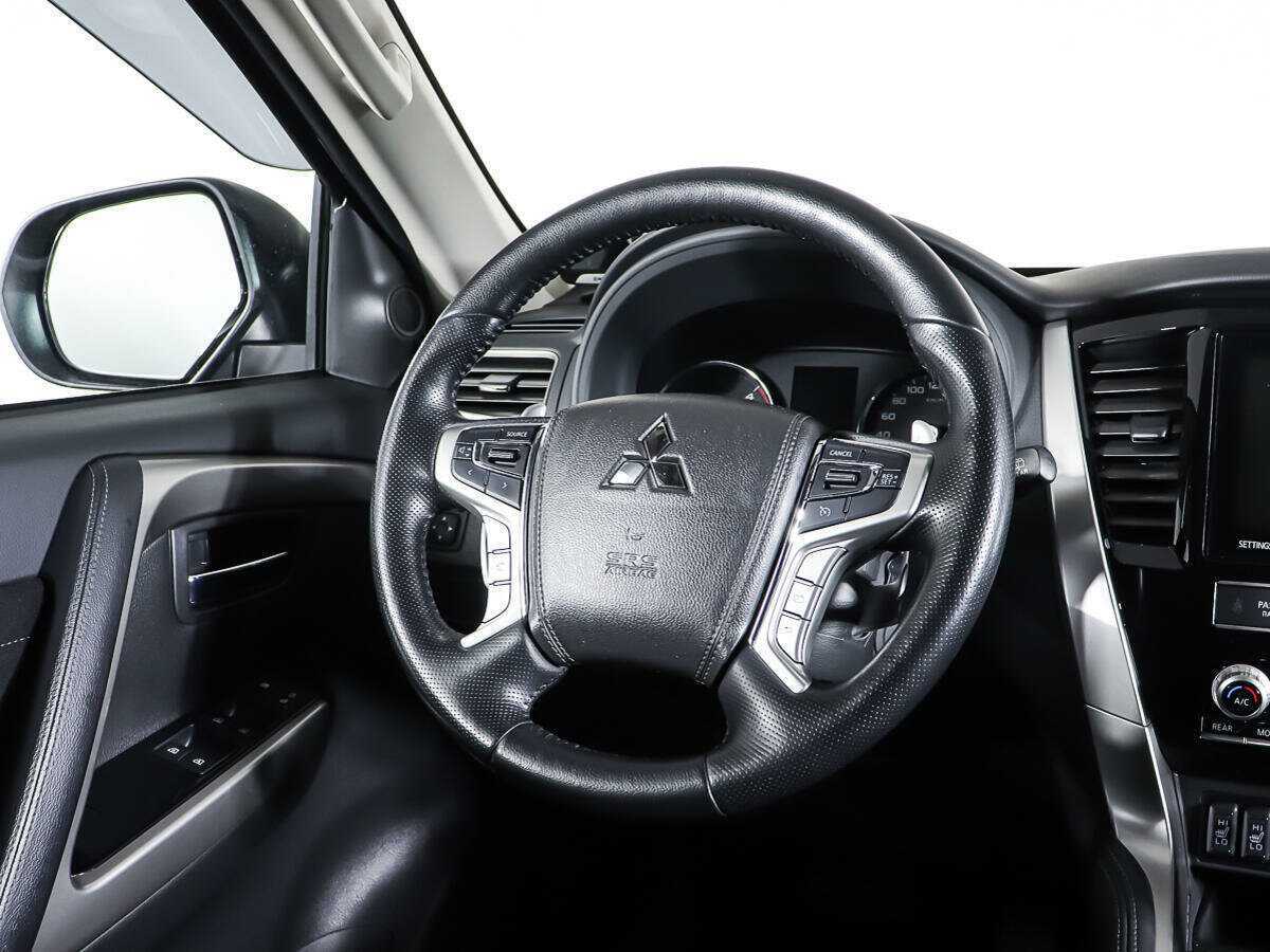 Mitsubishi Pajero Sport, 2021 Фото №11