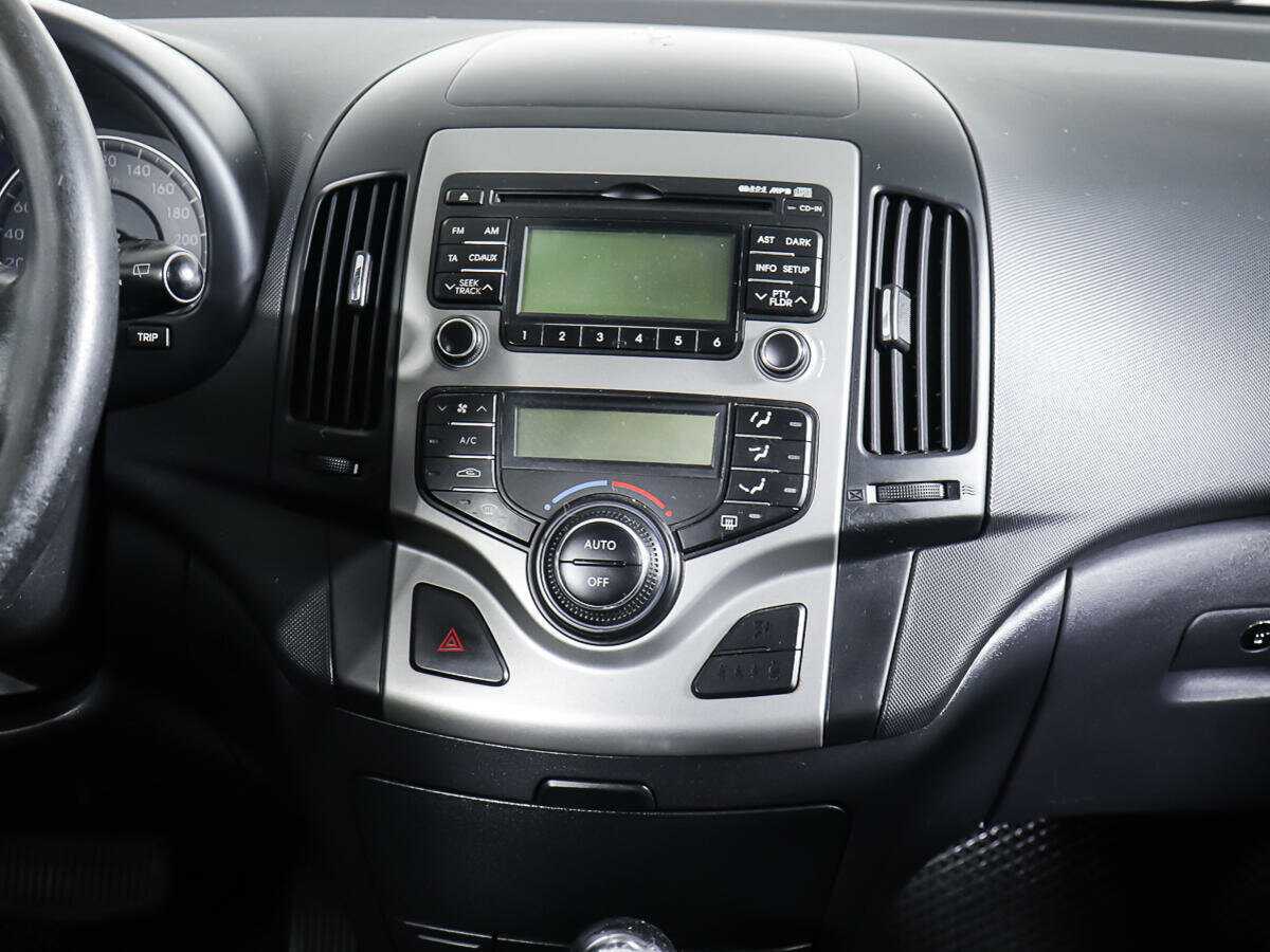 Hyundai i30, 2011 Фото №12