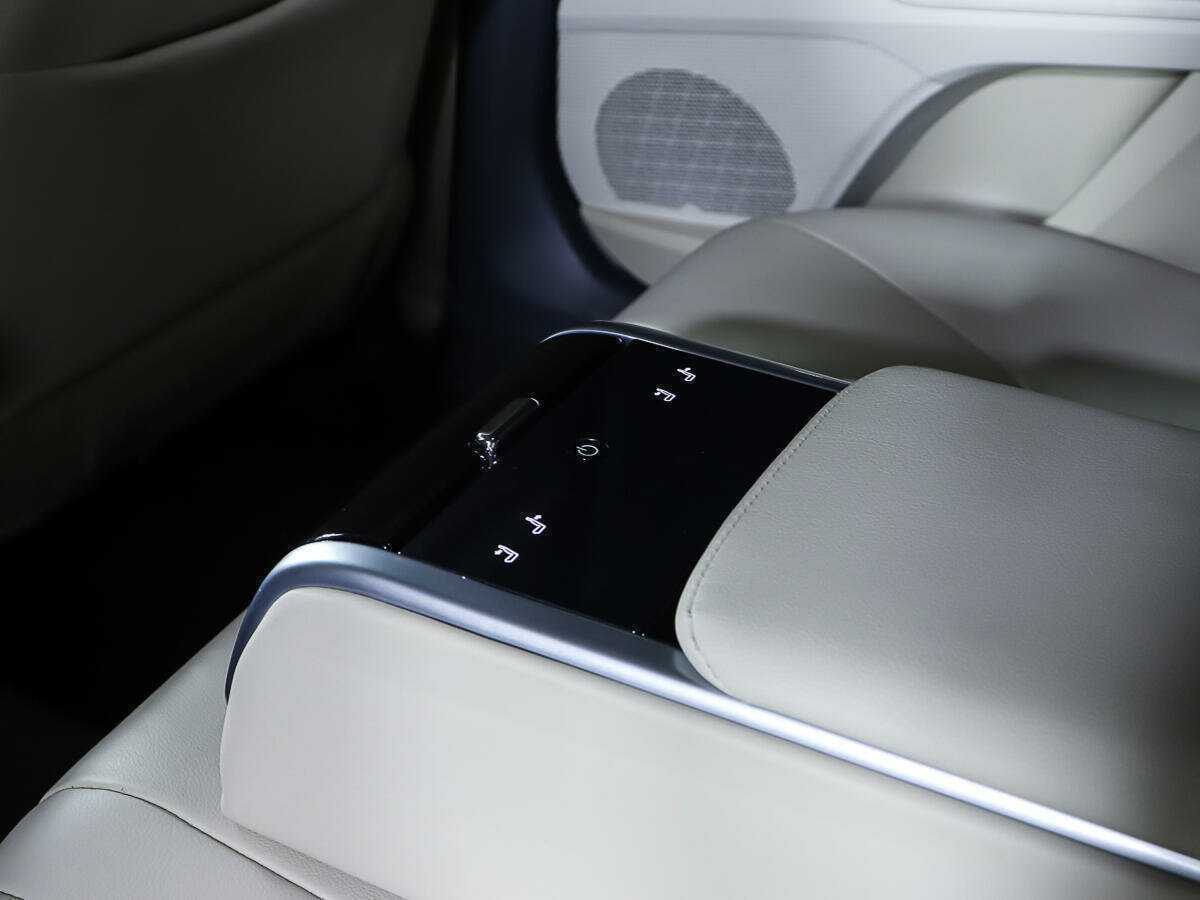 Toyota Camry, 2019 Фото №16