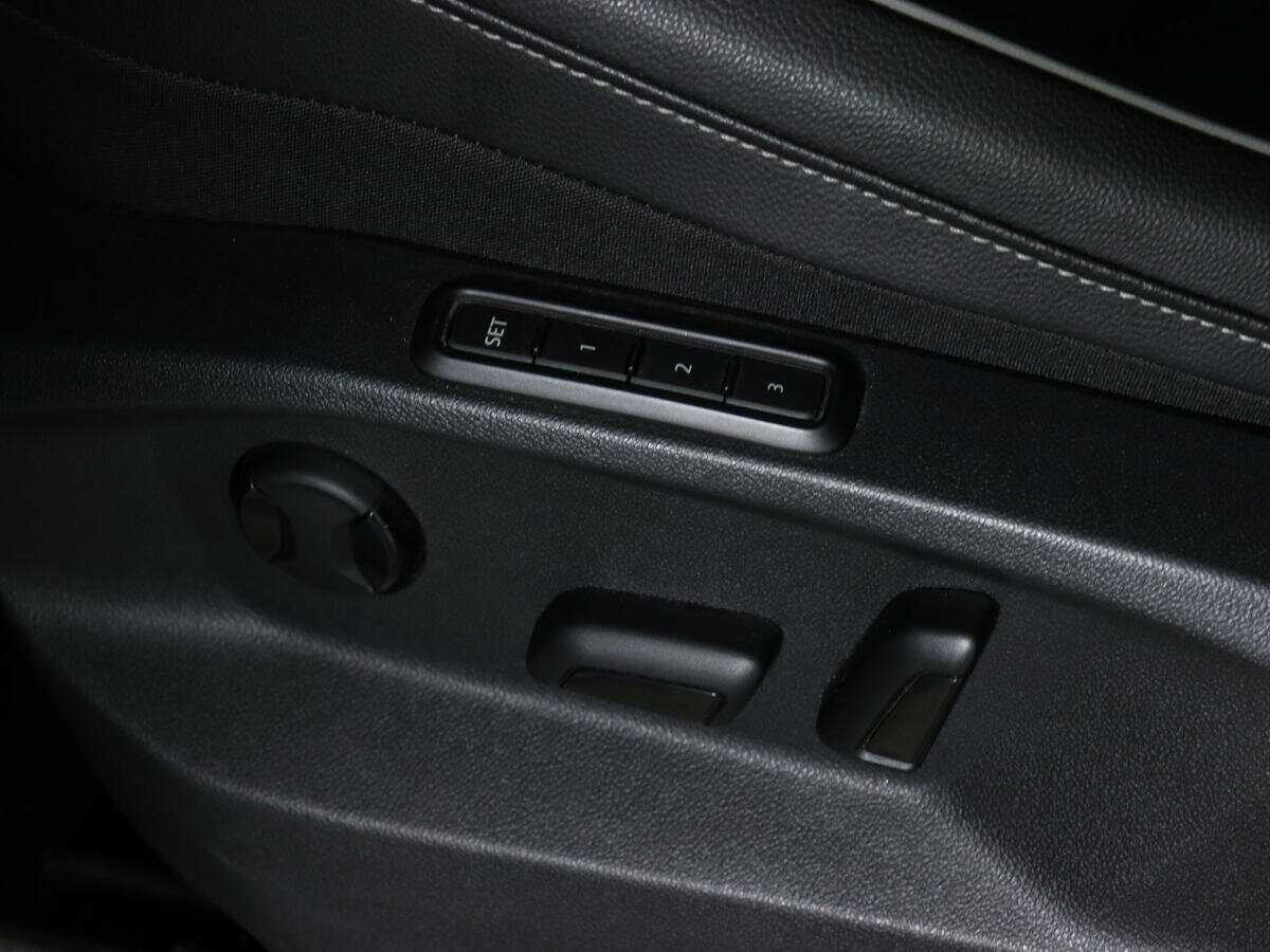 Volkswagen Tiguan, 2021 Фото №21