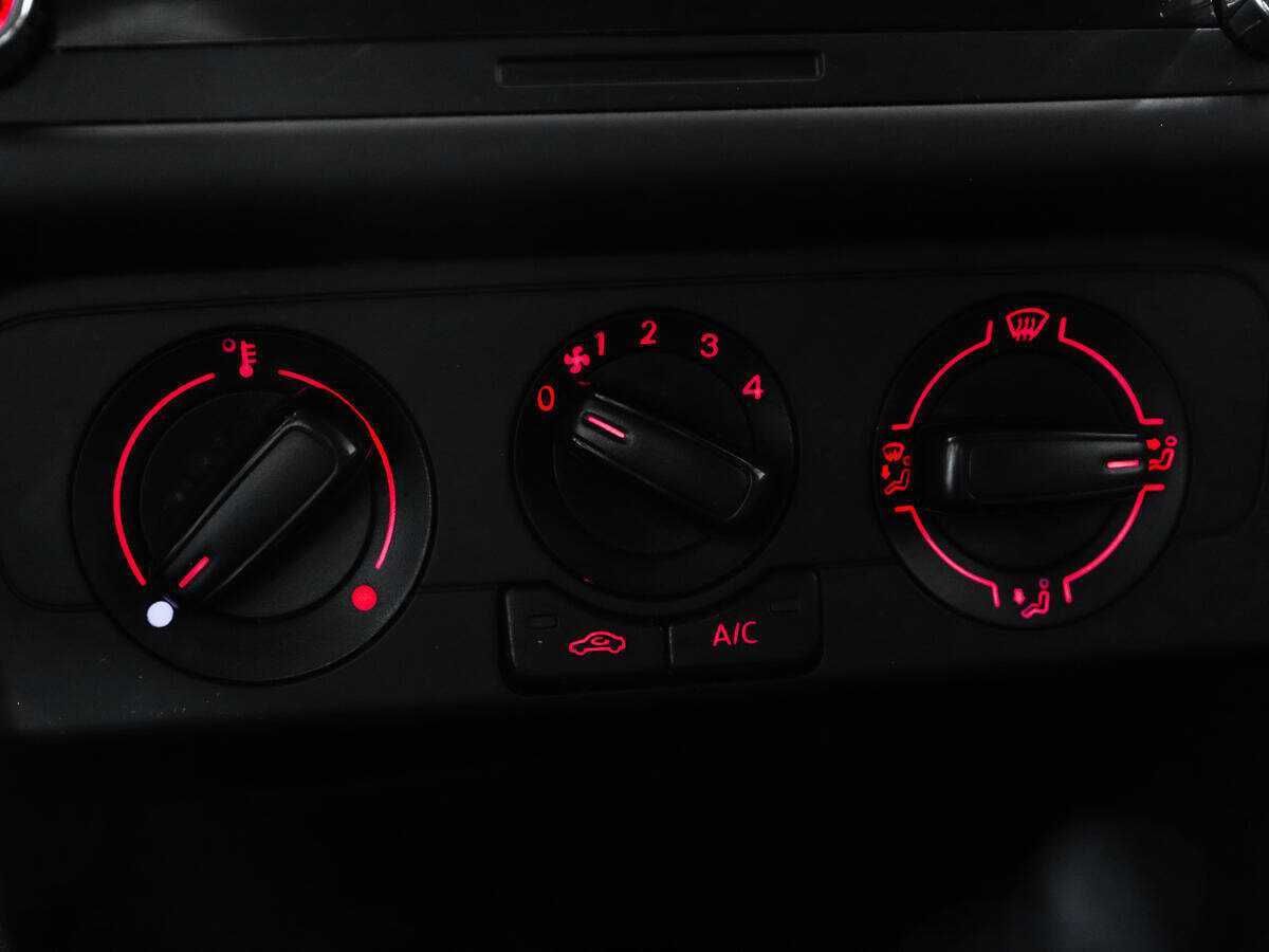 Volkswagen Polo, 2016 Фото №14