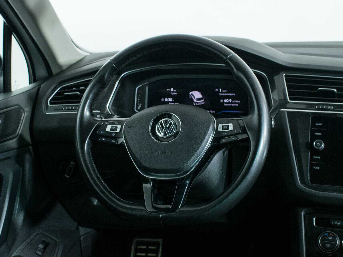 Volkswagen Tiguan, 2020 Фото №14