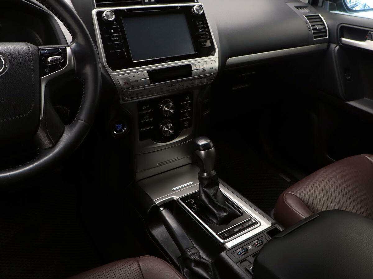 Toyota Land Cruiser Prado, 2017 Фото №18