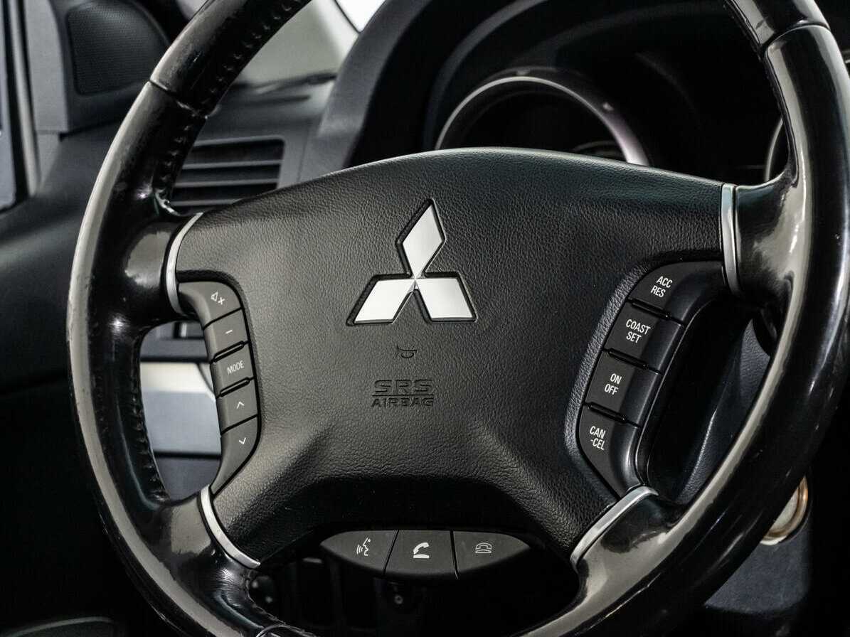 Mitsubishi Pajero, 2011 Фото №14