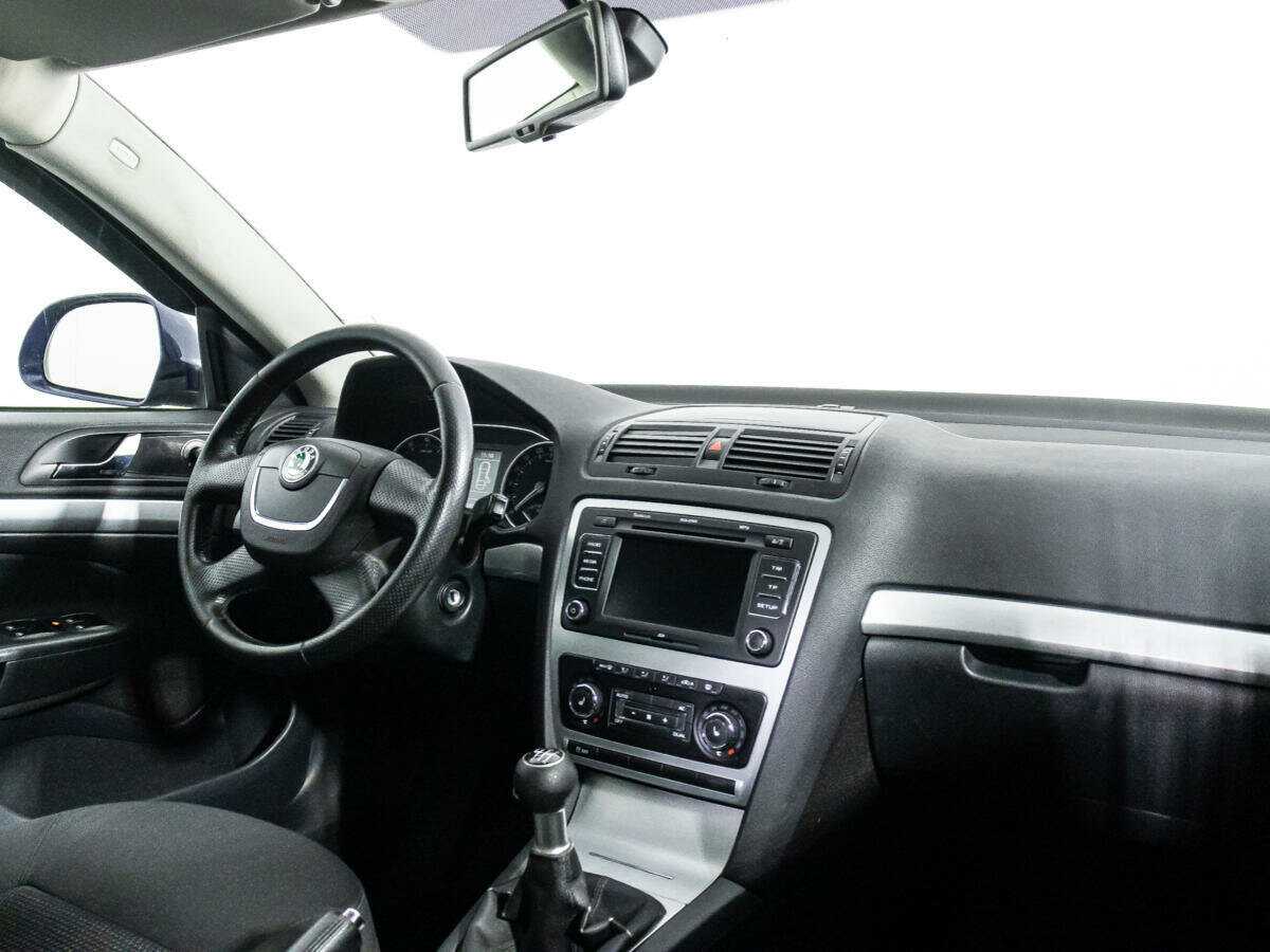 Skoda Octavia Scout, 2011 Фото №9